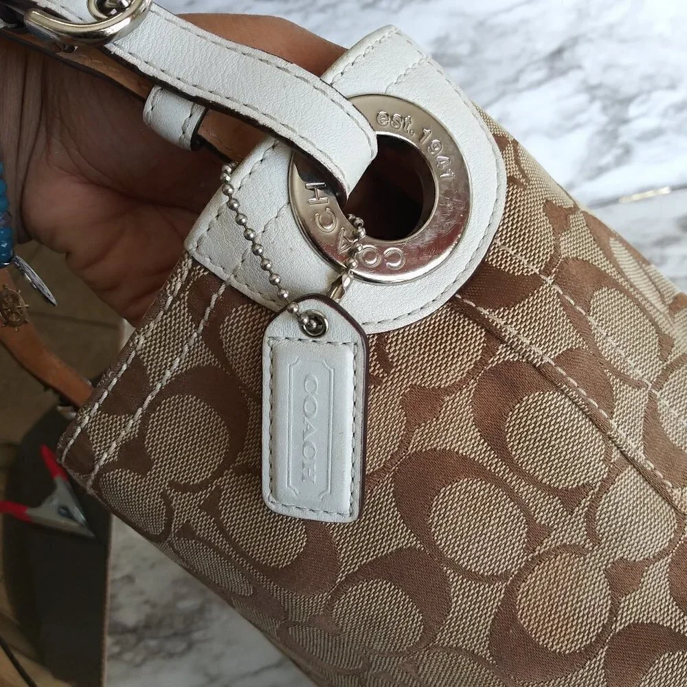 COACH tan/white shoulder bags - Picture 8 of 16